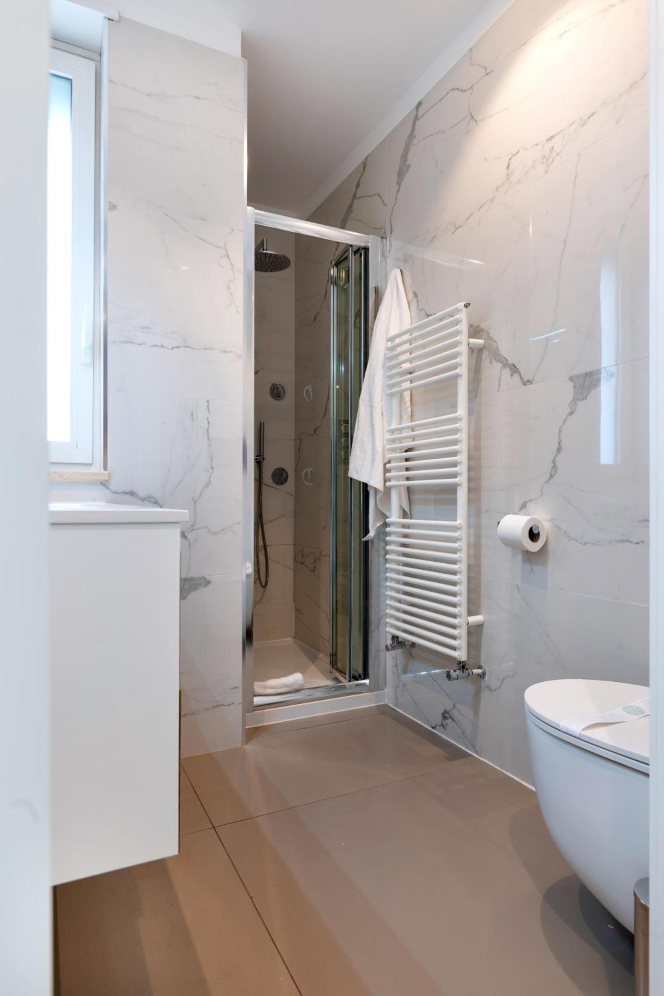 Exclusive Deluxe Apt Up To 6 People & Heated Tub Полиняно а Маре Екстериор снимка